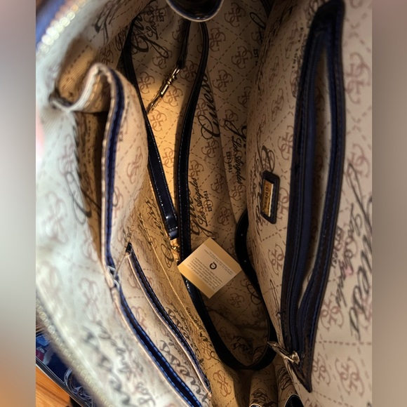 Guess Pocketbook - Picture 4 of 5